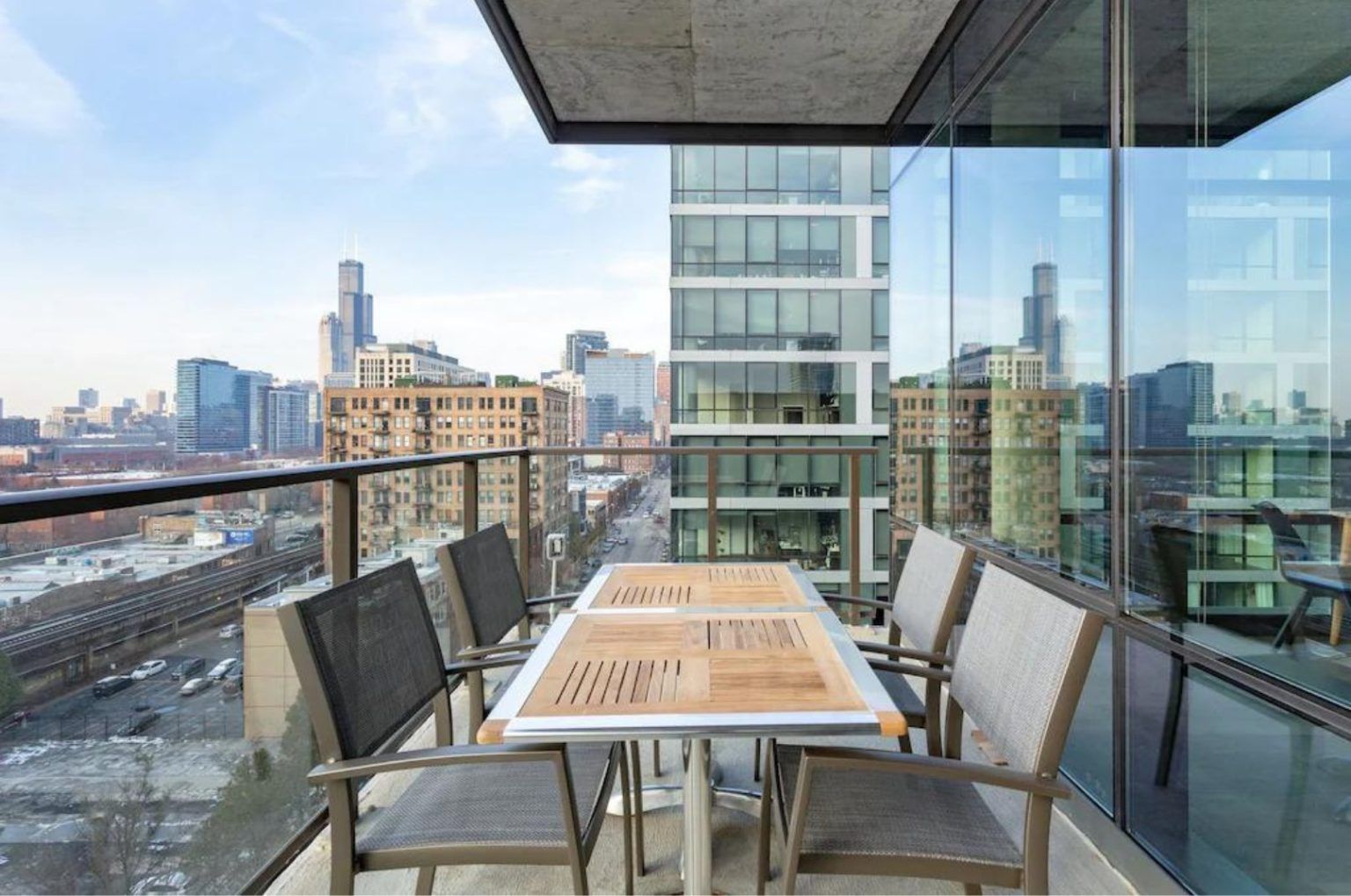 The Best Luxury Airbnbs In Chicago - Lucy On Locale