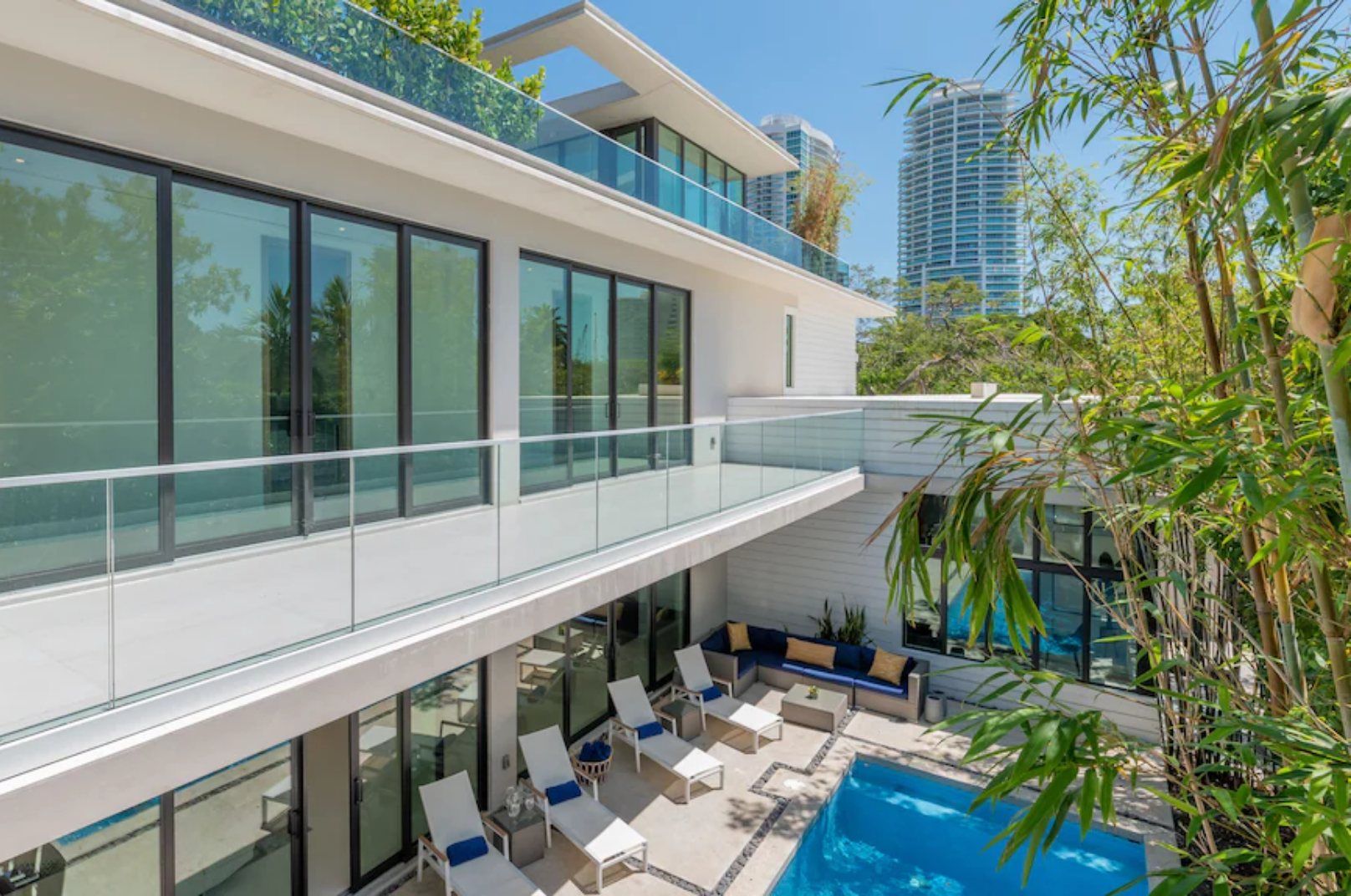 luxury Airbnbs in Miami