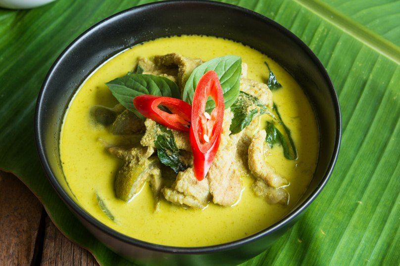 Green Chicken Curry best foods in Thailand
