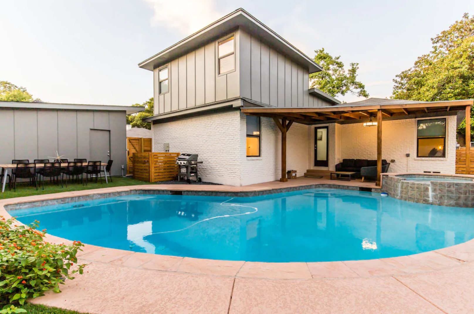 coolest Airbnbs in Dallas