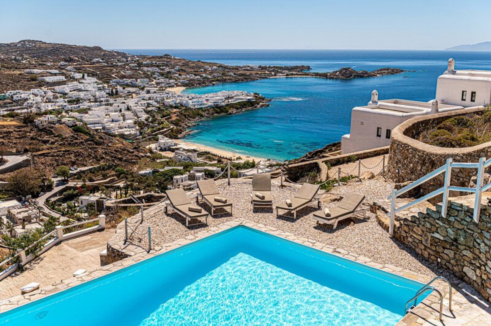the best Airbnbs in the Greek Islands