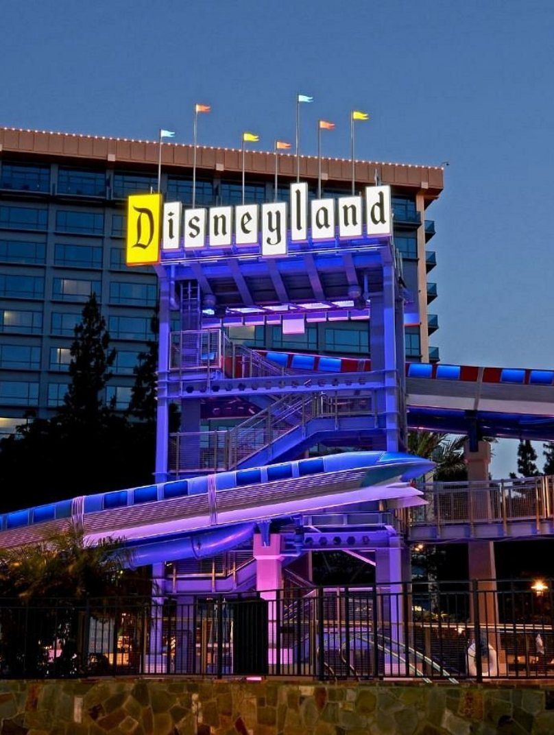 family-friendly hotels near Disneyland California