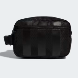 Lucy On Locale Holiday Giveaway toiletry bag